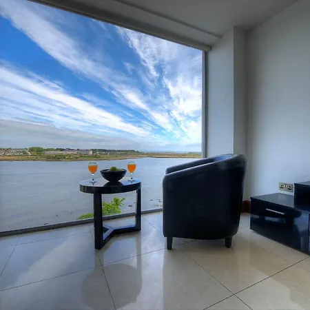 Tur An Tsaile - Lakeside Galway