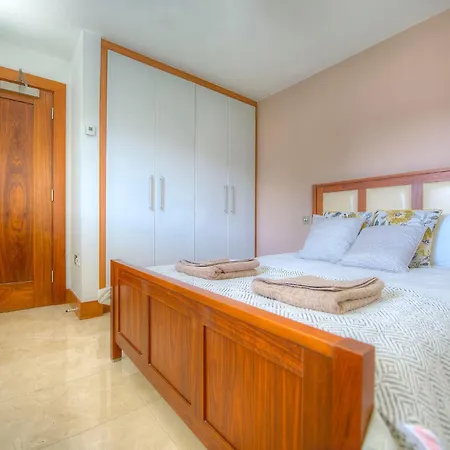 Tur An Tsaile - Lakeside Galway